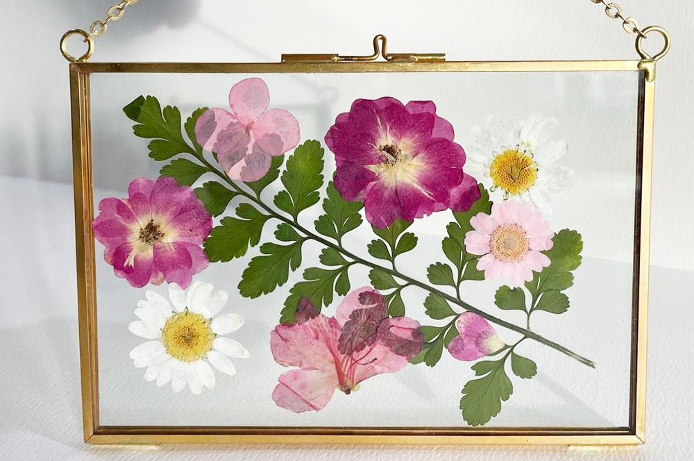 Botanical art: large size